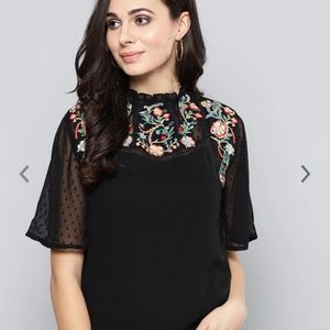 Harpa black floral top size MEDIUM
